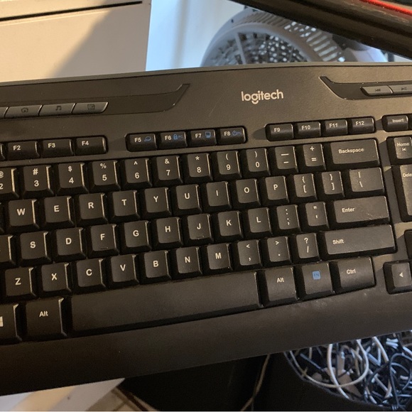 Logitech wireless keyboard. I have 2 - Picture 4 of 8